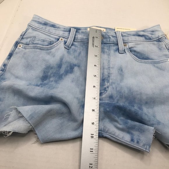 Universal Thread Women's Size 2 High Rise Midi Short Blue Denim Light Acid Wash - Picture 11 of 16